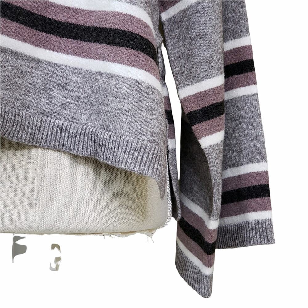 Cupcakes and Cashmere Amour Stripe Bell Sleeve Sweater Size Medium NEW - Picture 8 of 12